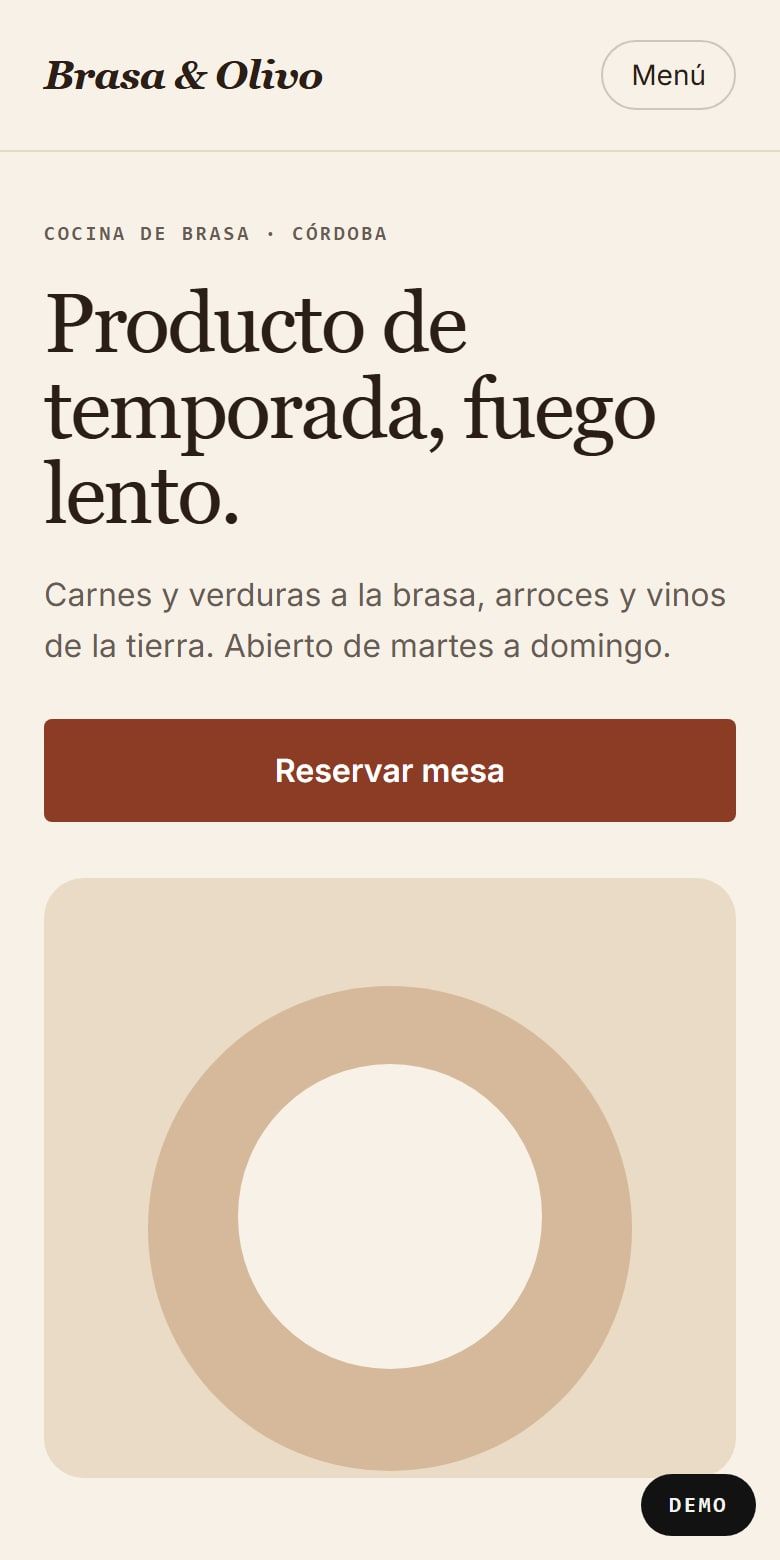 Versión móvil de Brasa & Olivo con el botón Reservar mesa destacado